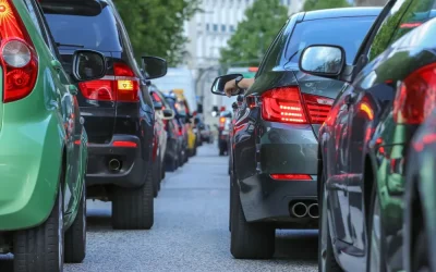 Jak zachować spokój za kierownicą w ruchu miejskim?
