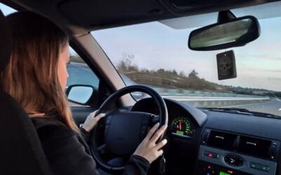 Czy nauka jazdy automatem idzie szybciej niż manualem?